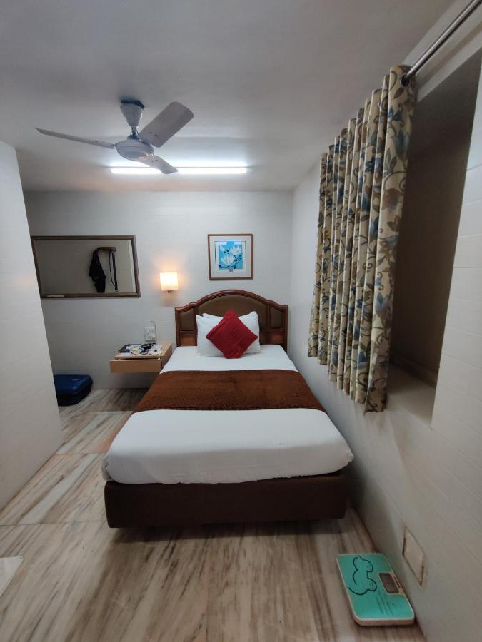 Capital Hotel Mumbai Dış mekan fotoğraf