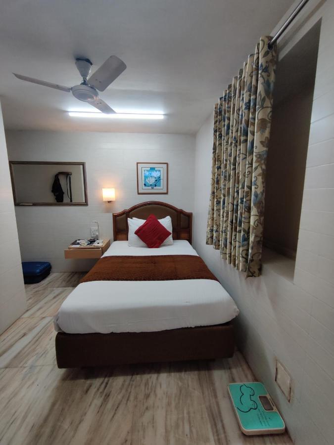 Capital Hotel Mumbai Dış mekan fotoğraf